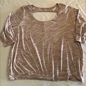 26/28 Lane Bryant Lilac Lightweight Long Sleeve Sweatshirt Back Accent Plus Size